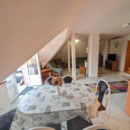 - Balaton 18381 Apartmán Balatonfenyves