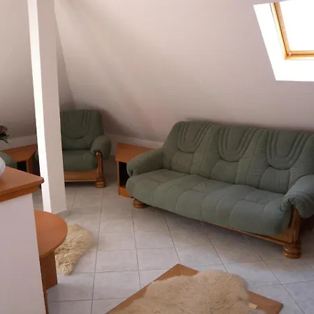 Apartment - Balaton 18381 Balatonfenyves